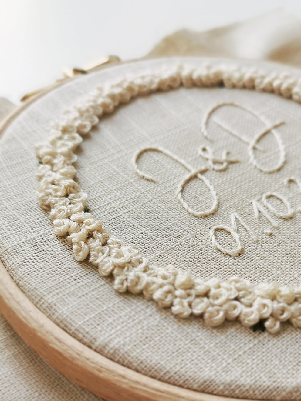 Ringkissen Midi - French-Knot Kranz